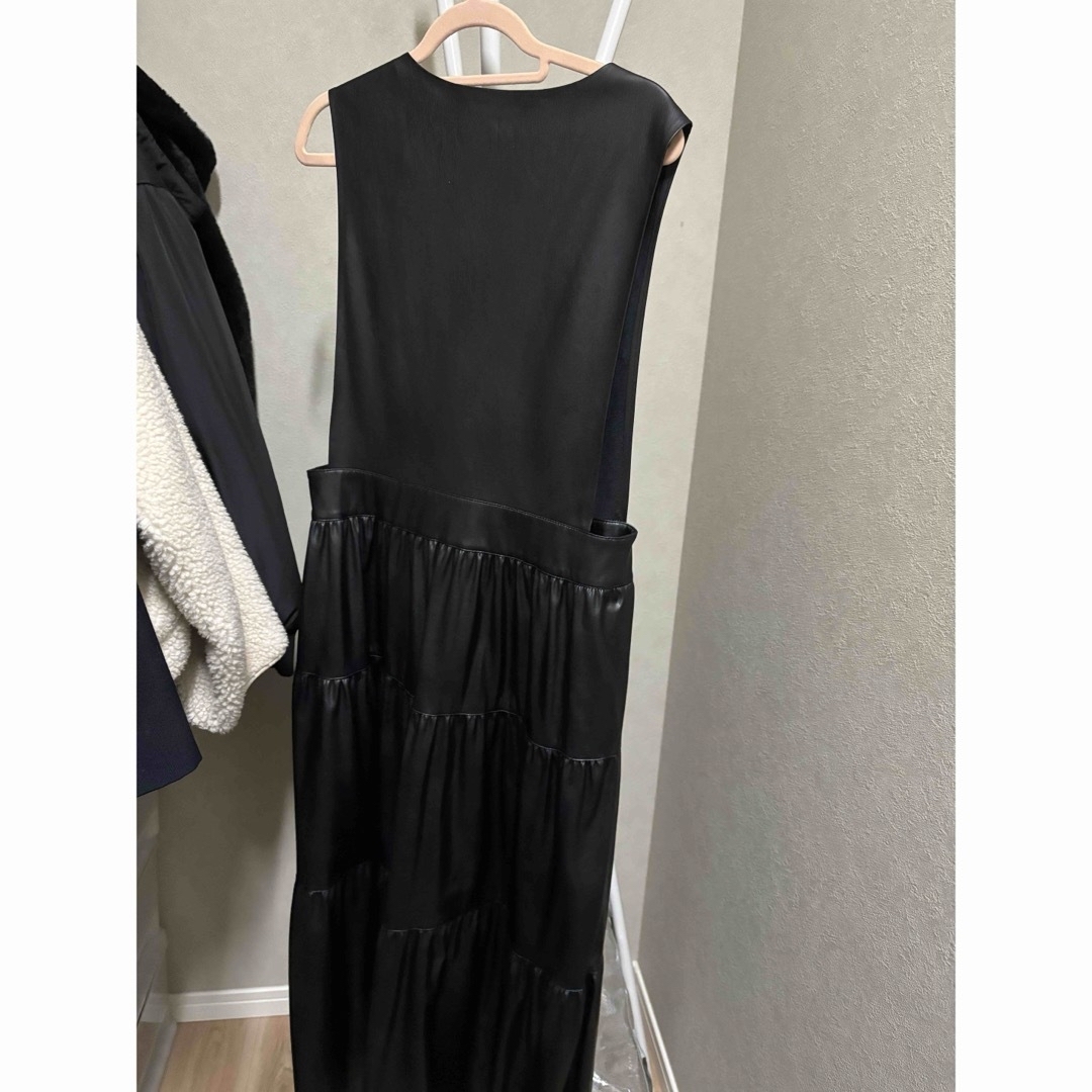 ZARA(ザラ)のZARA レザーワンピース レディースのワンピース(ロングワンピース/マキシワンピース)の商品写真