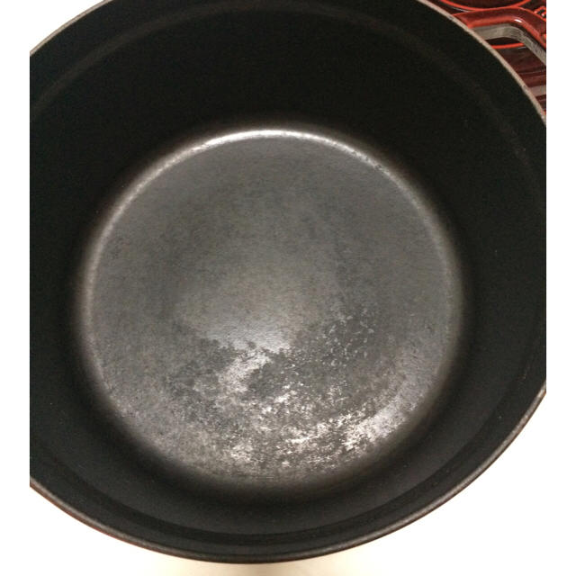 STAUB(ストウブ)のここさま専用【中古】STAUB ラウンド 26㎝ インテリア/住まい/日用品のキッチン/食器(鍋/フライパン)の商品写真