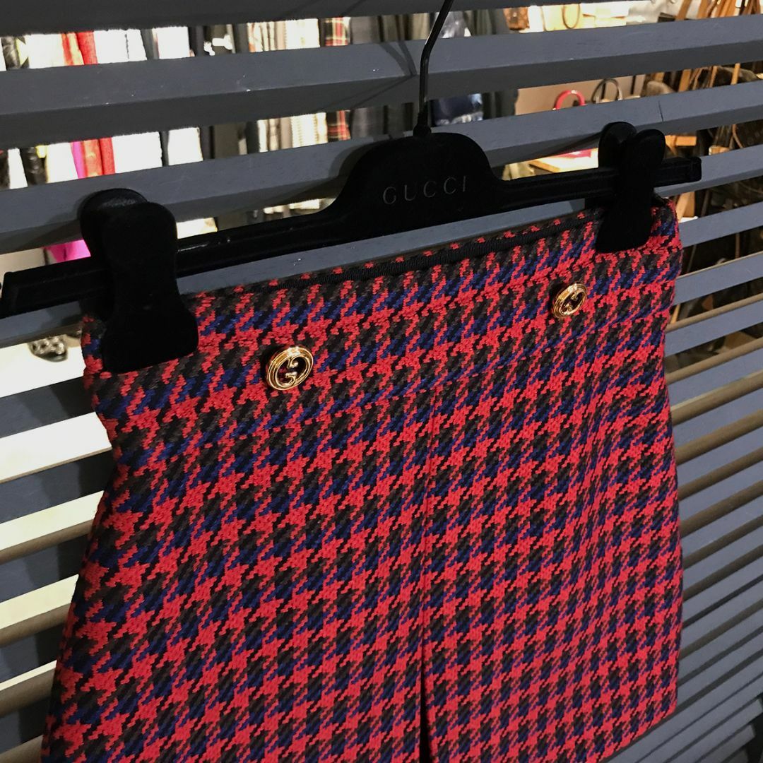 Gucci(グッチ)の未使用 グッチ 千鳥格子 ミニスカート レッド系マルチカラー 38 Sサイズ レディースのスカート(ミニスカート)の商品写真