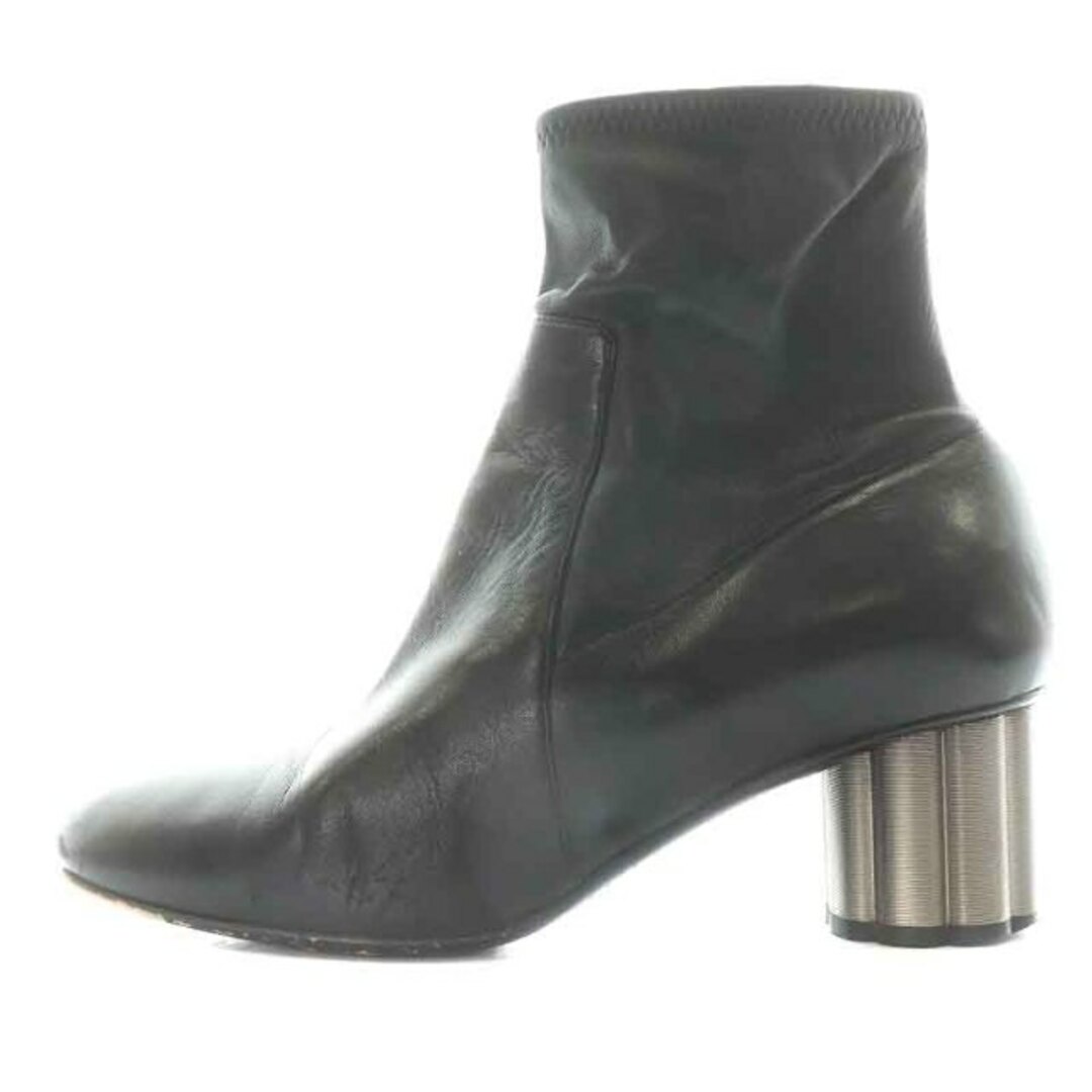 Salvatore Ferragamo(サルヴァトーレフェラガモ)のサルヴァトーレフェラガモ ショートブーツ 7 24.5cm 黒 シルバー色 レディースの靴/シューズ(ブーツ)の商品写真
