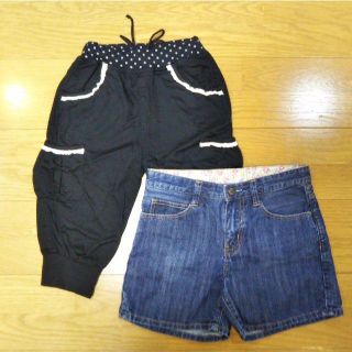 ユニクロ(UNIQLO)の130 長ズボン 黒系 ＋ 140 ユニクロデニムショートパンツ 中古 女の子用(パンツ/スパッツ)