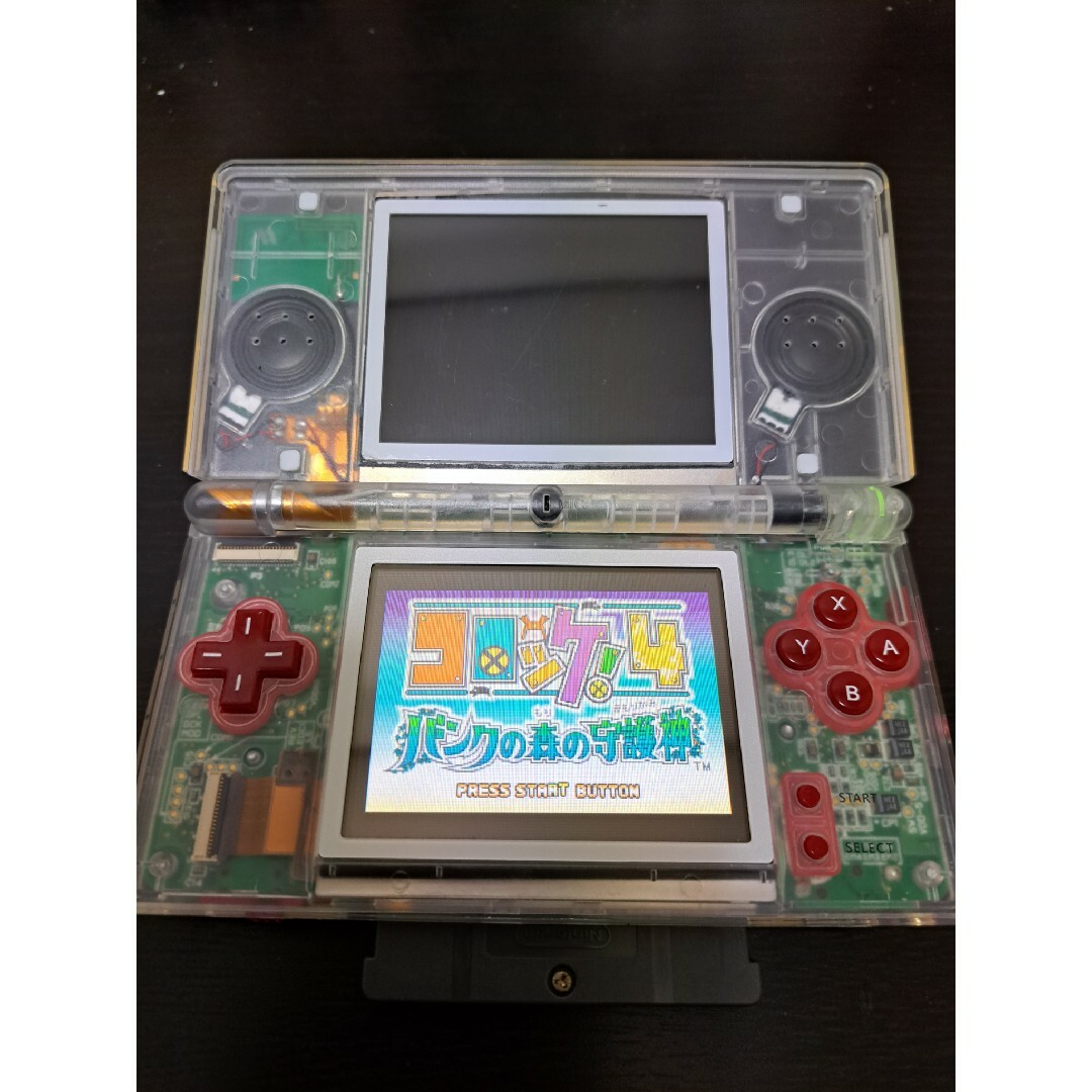 ニンテンドーDS(ニンテンドーDS)のdslite　クリア×レッド エンタメ/ホビーのゲームソフト/ゲーム機本体(携帯用ゲーム機本体)の商品写真