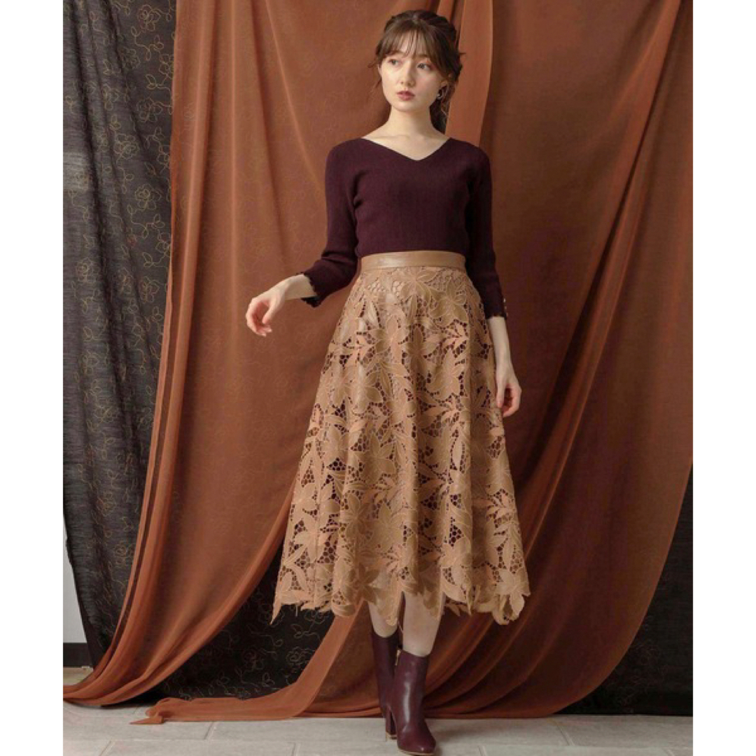 Noela(ノエラ)のNoela♡ノエラ　レザーレーススカート　Sサイズ　フレア　Aライン レディースのスカート(ロングスカート)の商品写真