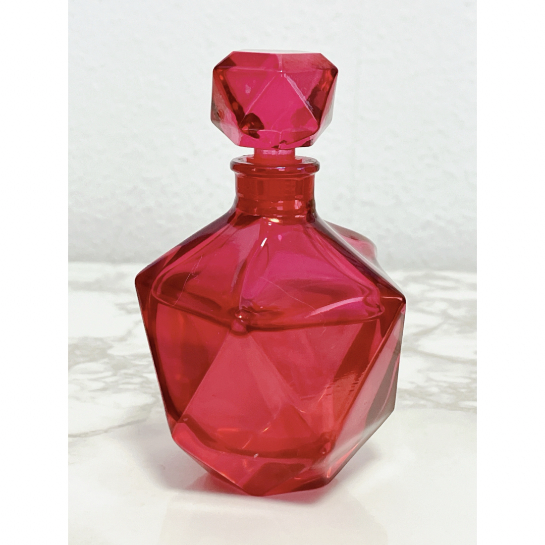 SHISEIDO (資生堂)(シセイドウ)のレア　美品　資生堂　ローズルージュ　パルファム　32ml 香水　ローズ コスメ/美容の香水(香水(女性用))の商品写真