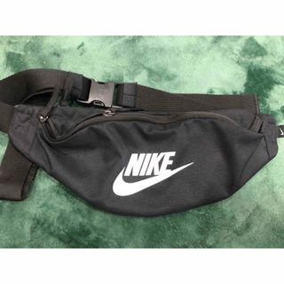 ナイキ(NIKE)のNIKE ウエストポーチ(ボディバッグ/ウエストポーチ)