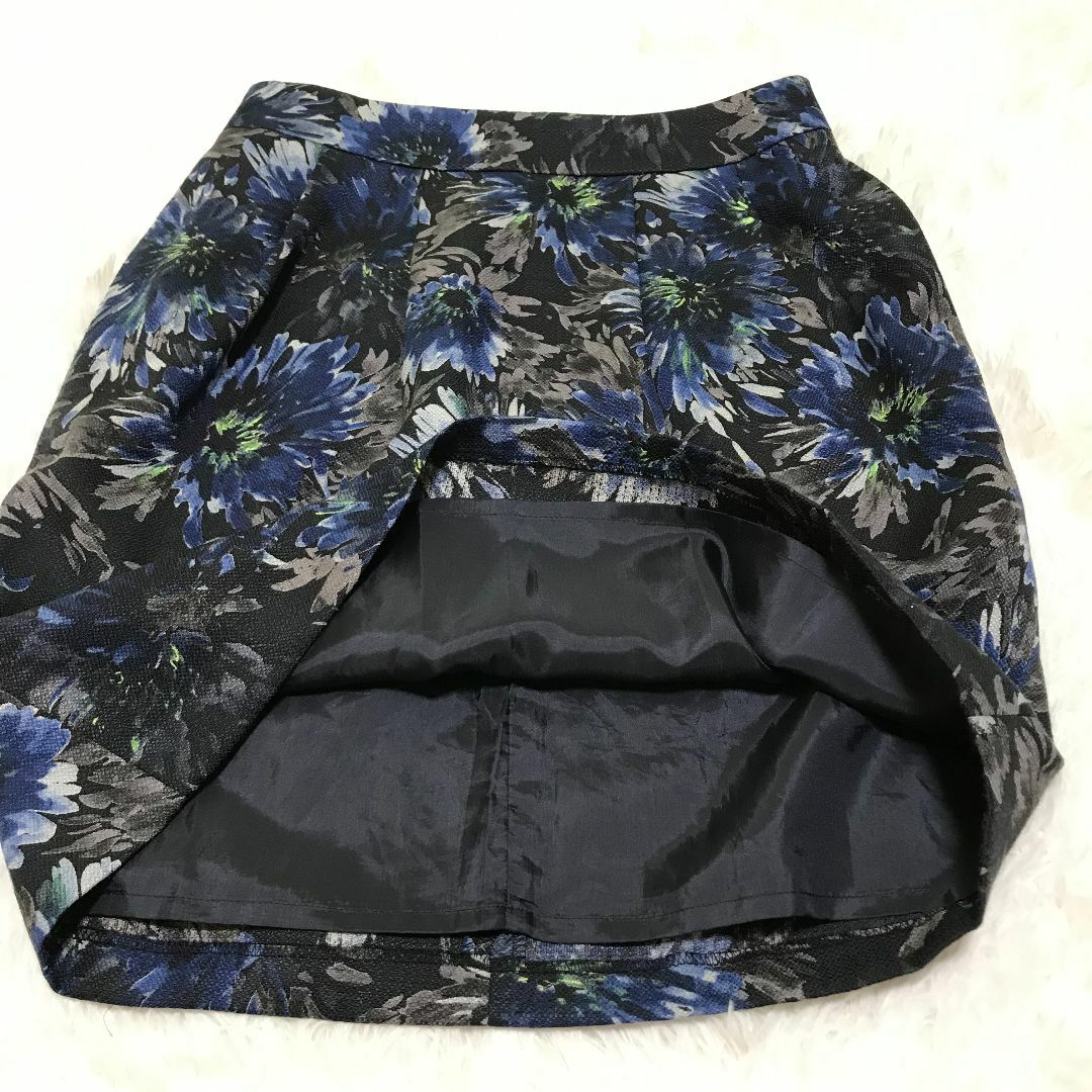 自由区(ジユウク)の自由区　花柄スカート　タイト　膝丈　サイズ38　ブルー系　日本製 ✓2275 レディースのスカート(ひざ丈スカート)の商品写真