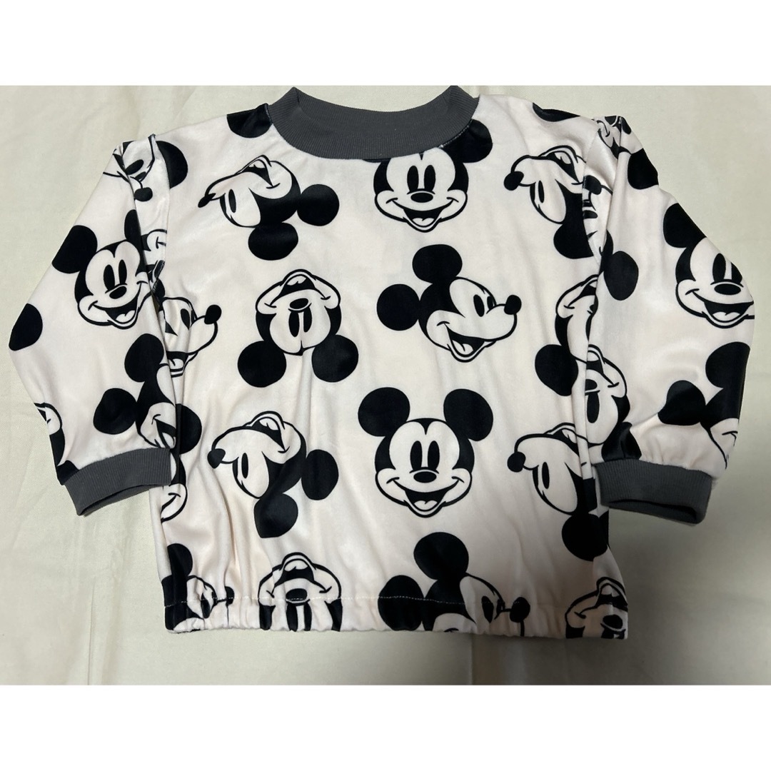 Disney(ディズニー)のディズニー　ミッキー  長袖　パジャマ　110 キッズ/ベビー/マタニティのキッズ服男の子用(90cm~)(パジャマ)の商品写真