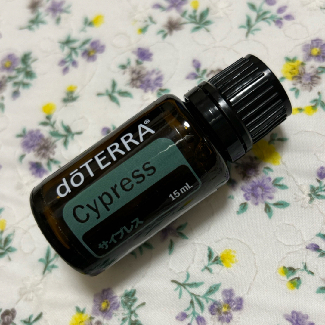 doTERRA(ドテラ)の⚪︎新品⚪︎doTERRA サイプレス　15ml コスメ/美容のリラクゼーション(エッセンシャルオイル（精油）)の商品写真