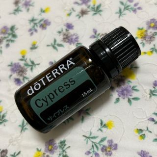 ドテラ(doTERRA)の⚪︎新品⚪︎doTERRA サイプレス　15ml(エッセンシャルオイル（精油）)