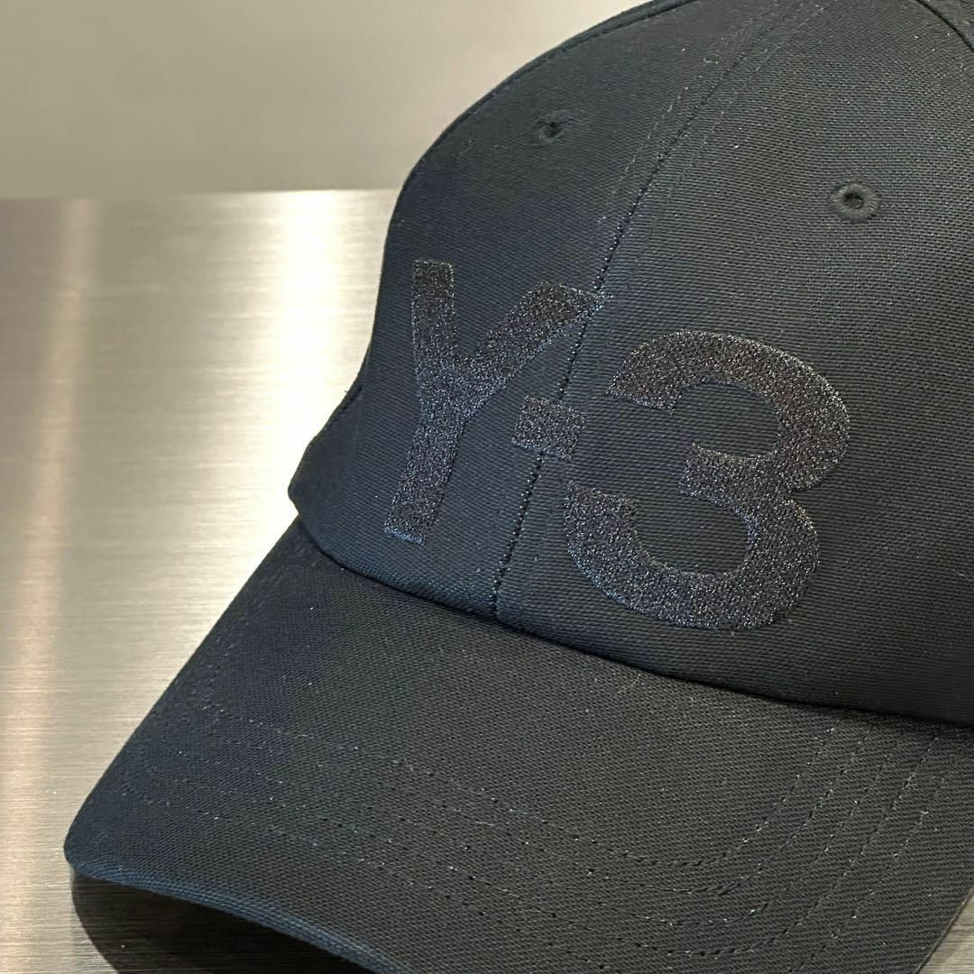 Y-3(ワイスリー)の『Y-3』 ワイスリー (Free) ロゴ ベースボールキャップ メンズの帽子(キャップ)の商品写真