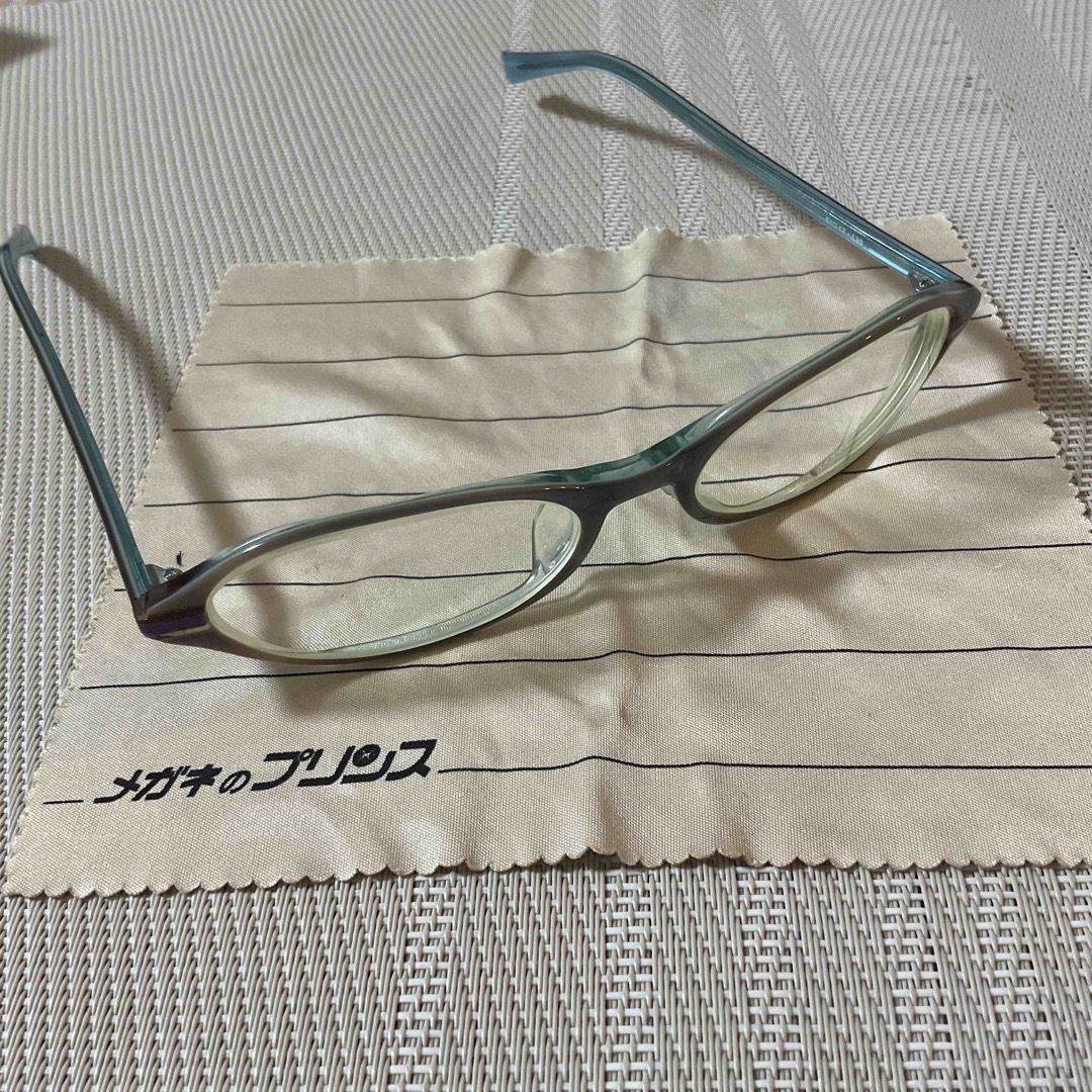 【度入りレンズ、使用品】メガネ＋メガネ拭き２枚＋外箱 メンズのファッション小物(サングラス/メガネ)の商品写真
