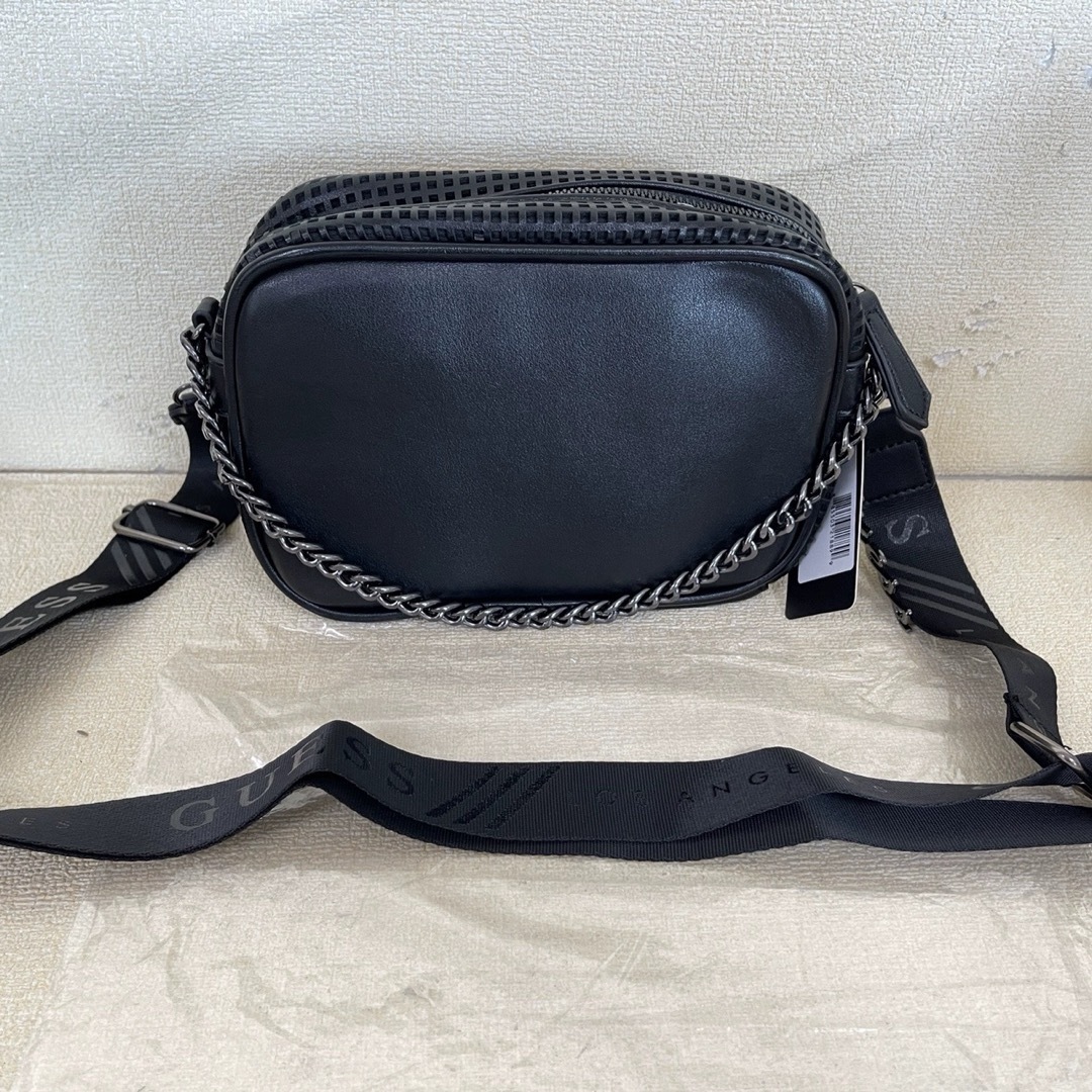 GUESS ショルダーバッグ メンズのバッグ(ショルダーバッグ)の商品写真