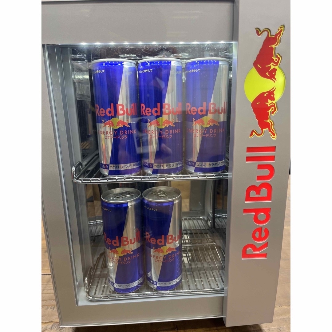 Red Bull づらし 小型冷蔵庫 Red Bull づらし 小型冷蔵庫