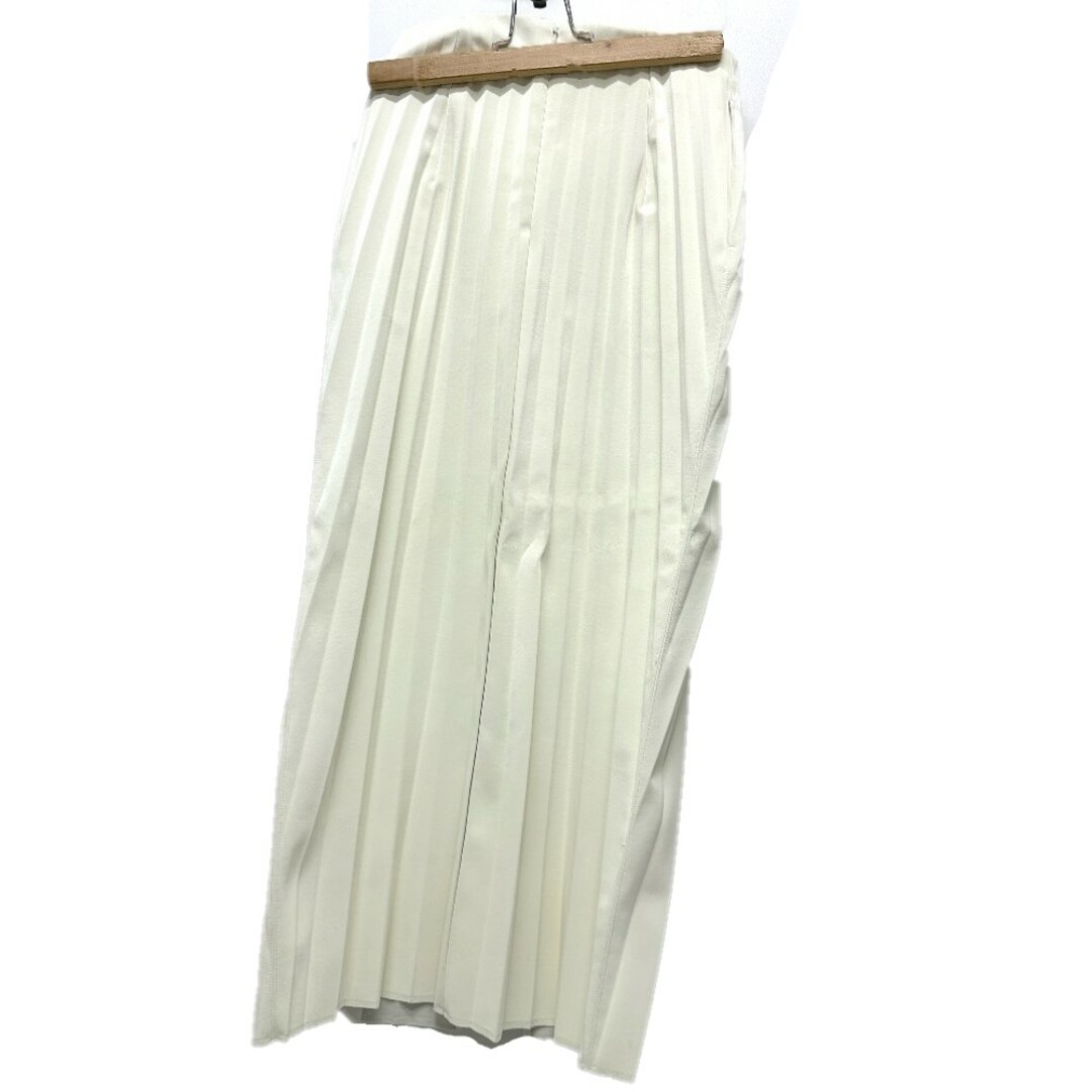 アイレネ IRENE フェイクレザースカート 23A87002 スカート ポリエステル ホワイト 未使用 レディースのスカート(ひざ丈スカート)の商品写真