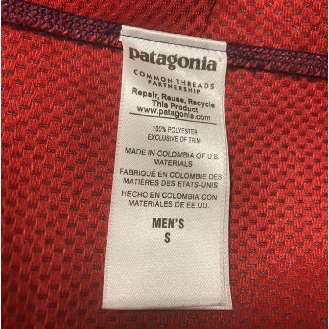 patagonia(パタゴニア)のレトロX 2015モデル　希少カラー　ネイビー×レッド レディースのジャケット/アウター(その他)の商品写真