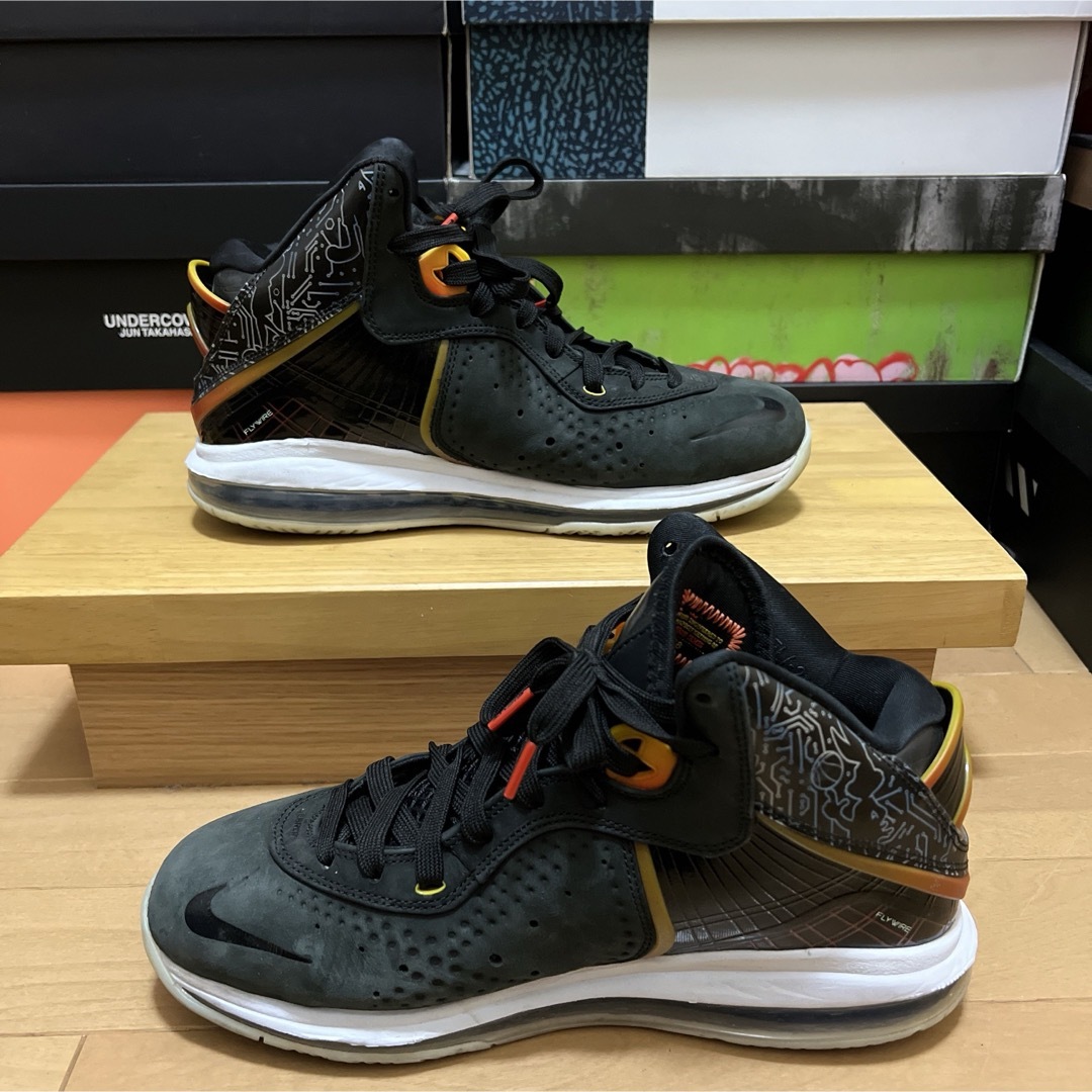 REVLON(レブロン)のNIKE LEBRON 8 QS SPACE PLAYERS メンズの靴/シューズ(スニーカー)の商品写真