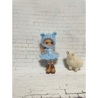 プチブライスサイズ  アウトフィット  〘 2〙くま耳帽子  ワンピース(人形)