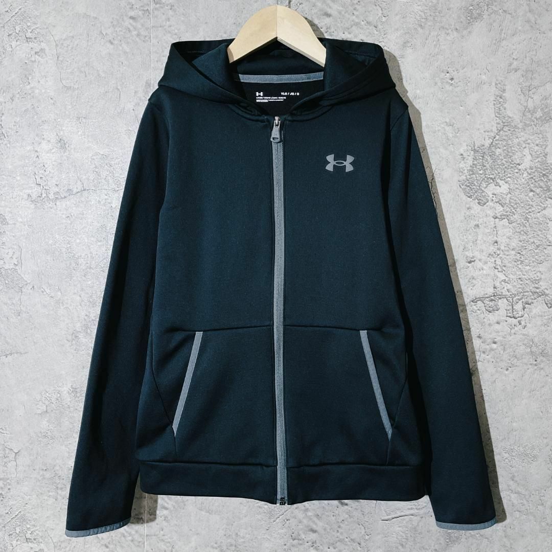 UNDER ARMOUR(アンダーアーマー)の【キッズ 150✿】アンダーアーマー パーカー スウェット フルジップ 黒 キッズ/ベビー/マタニティのキッズ服男の子用(90cm~)(ジャケット/上着)の商品写真