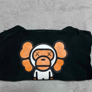 アベイシングエイプ(A BATHING APE)のAPE BAPE KAWS BABY MILO パーカー　スウェット　M 黒(パーカー)