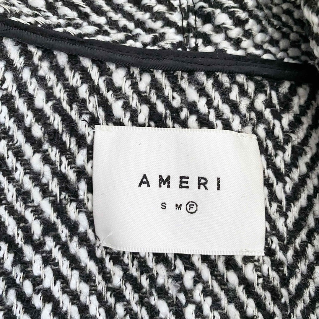 Ameri VINTAGE(アメリヴィンテージ)のアメリ AMERI ヘリボーン オーバーサイズ コート ガウン ロング ベルト レディースのジャケット/アウター(ロングコート)の商品写真