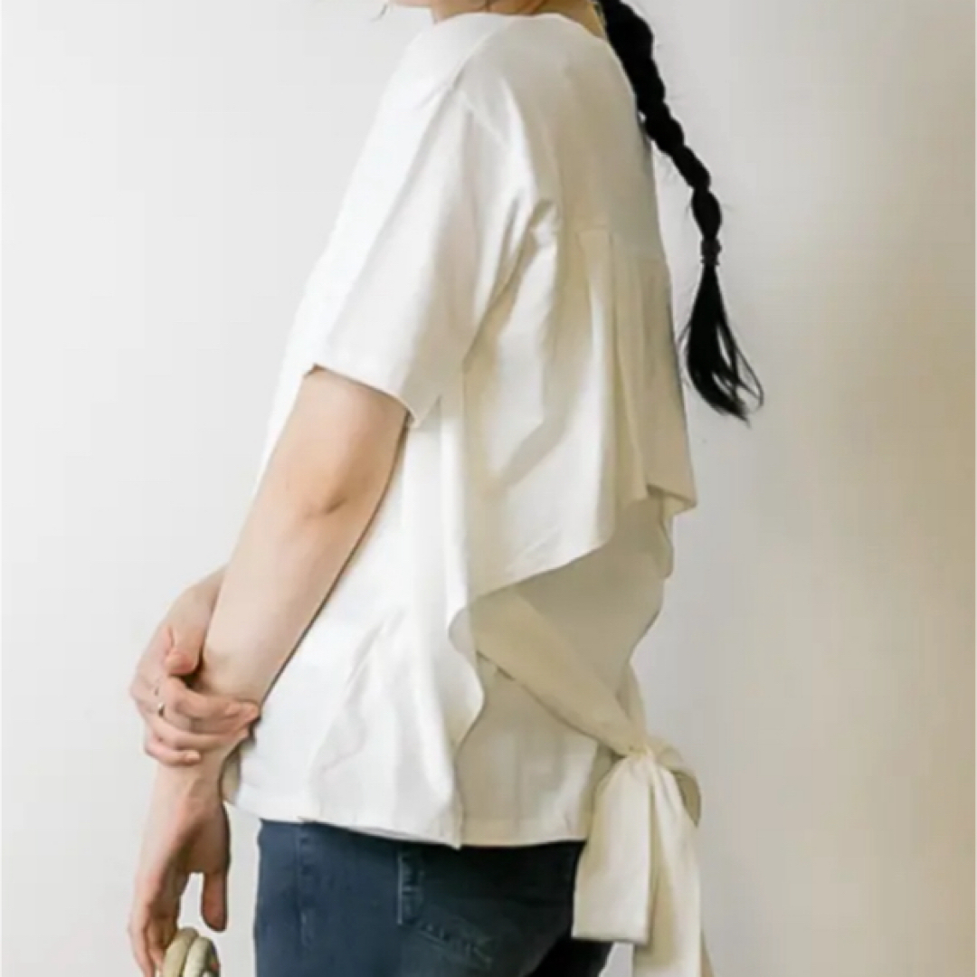 バックリボン付き半袖Tシャツ レディースのトップス(Tシャツ(半袖/袖なし))の商品写真