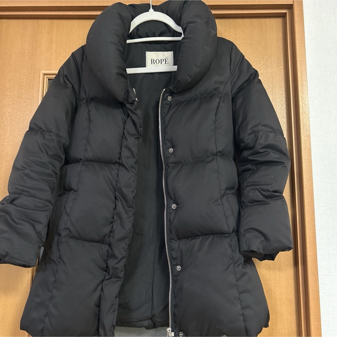 ROPE’(ロペ)のrope ブラックダウンコート レディースのジャケット/アウター(ダウンコート)の商品写真