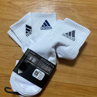 アディダス(adidas)の新品　アディダス　靴下　3足　21-23cm(靴下/タイツ)