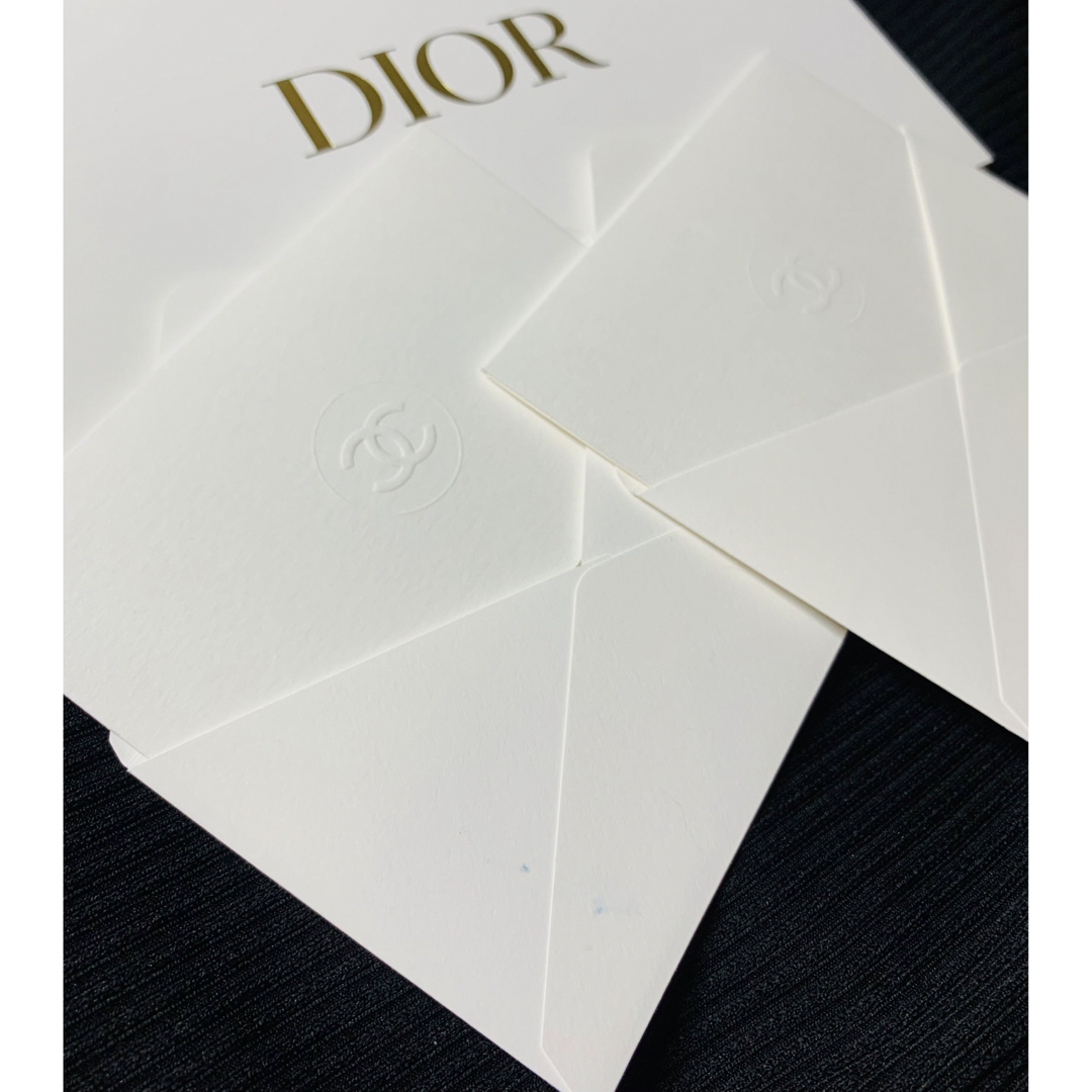 CHANEL(シャネル)の《新品未使用》CHANELメッセージカードセット  DIOR レター封筒 ハンドメイドの文具/ステーショナリー(カード/レター/ラッピング)の商品写真