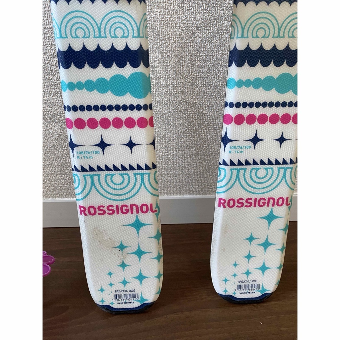 ROSSIGNOL(ロシニョール)のロシニョールジュニア3点セット　ジュニアスキー板➕ストック➕ブーツ スポーツ/アウトドアのスキー(板)の商品写真