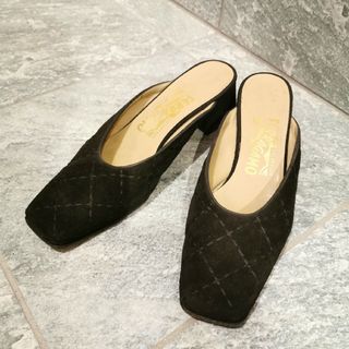 Salvatore Ferragamo - フェラガモ　Ferragamo　23cm ミュール　黒　スエード　ブラック