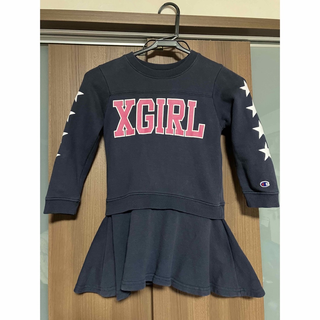 Champion(チャンピオン)のチャンピオンワンピース（x-girlコラボ） キッズ/ベビー/マタニティのキッズ服女の子用(90cm~)(ワンピース)の商品写真