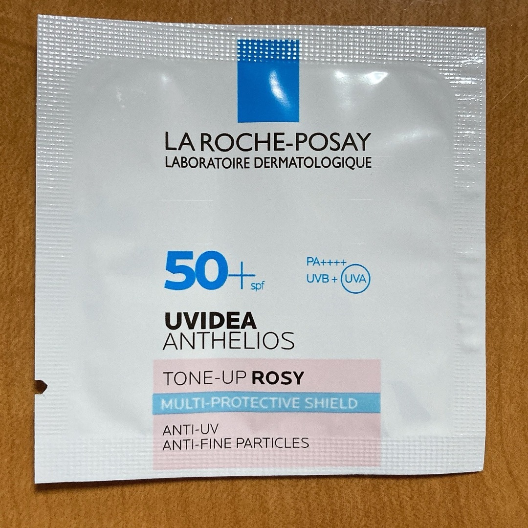 LA ROCHE-POSAY(ラロッシュポゼ)のラロッシュポゼ UVイデアXLプロテクショントーンアップ　ローズ　サンプル２個 コスメ/美容のベースメイク/化粧品(化粧下地)の商品写真