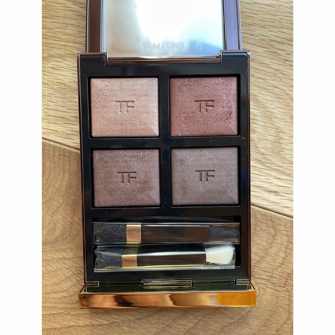 TOM FORD BEAUTY(トムフォードビューティ)のTOM FORD BEAUTY アイ カラー クォード　03A　ボディ ヒート コスメ/美容のベースメイク/化粧品(アイシャドウ)の商品写真