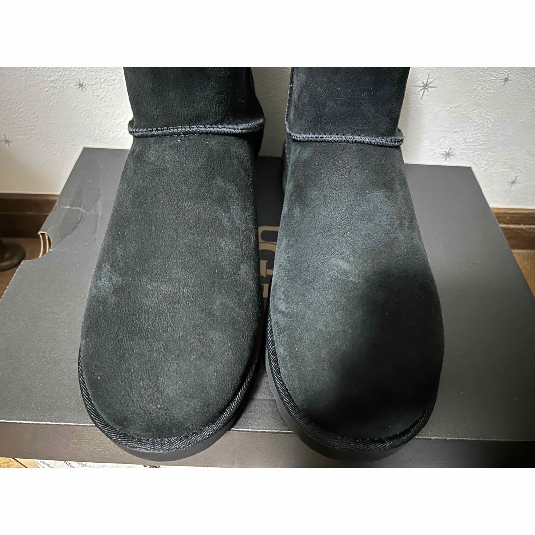 UGG(アグ)の最終価格新品未使用UGGムートンブーツ M CLASSIC MINI 29cm メンズの靴/シューズ(ブーツ)の商品写真