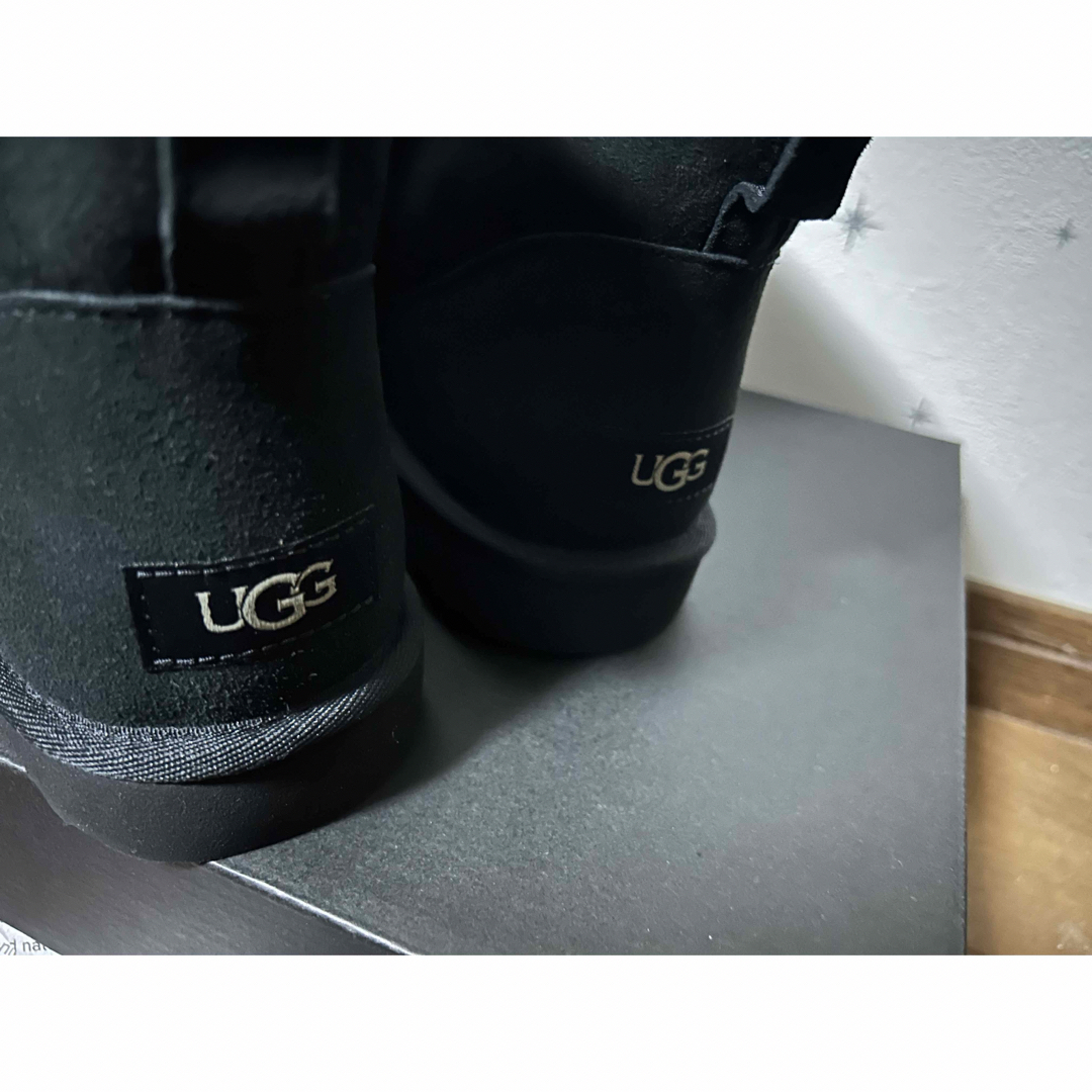 UGG(アグ)の最終価格新品未使用UGGムートンブーツ M CLASSIC MINI 29cm メンズの靴/シューズ(ブーツ)の商品写真