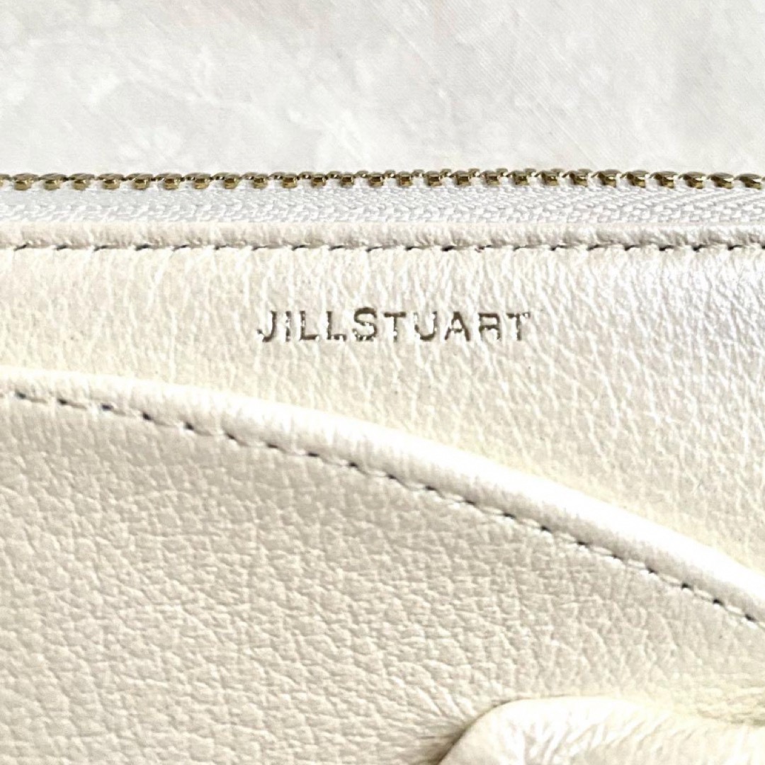 JILLSTUART(ジルスチュアート)の【新品】ジルスチュアート アンティーク ラウンドファスナー 長財布 ホワイト 白 レディースのファッション小物(財布)の商品写真