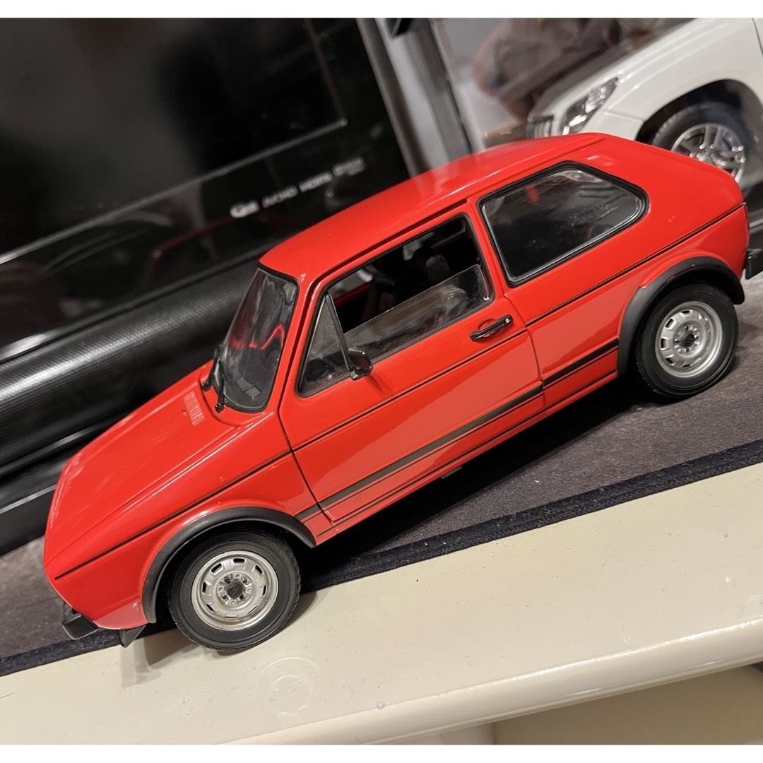 SOLIDO(ソリード)のソリドミニカー1/18 VW GOLF GTI 1977 エンタメ/ホビーのおもちゃ/ぬいぐるみ(ミニカー)の商品写真