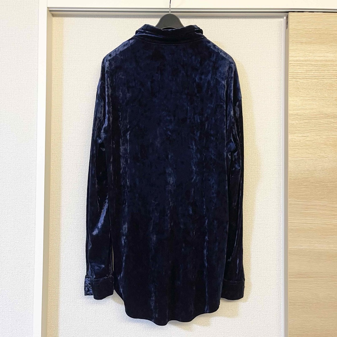 ZARA(ザラ)の【新品未使用品‼️】ZARA　ベルベットシャツ　"XL/ネイビーブルー" メンズのトップス(シャツ)の商品写真