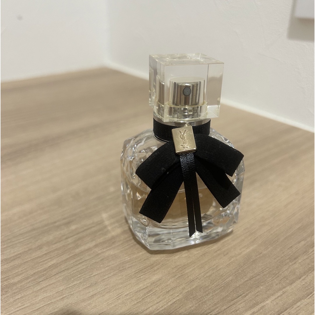 Yves Saint Laurent(イヴサンローラン)の今月末削除　イヴ・サンローラン　モンパリ30ml コスメ/美容の香水(香水(女性用))の商品写真