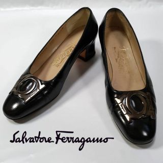 【美品】Ferragamo スクエアトゥ ヴァラヒールパンプス エナメルレザーハイヒール/パンプス