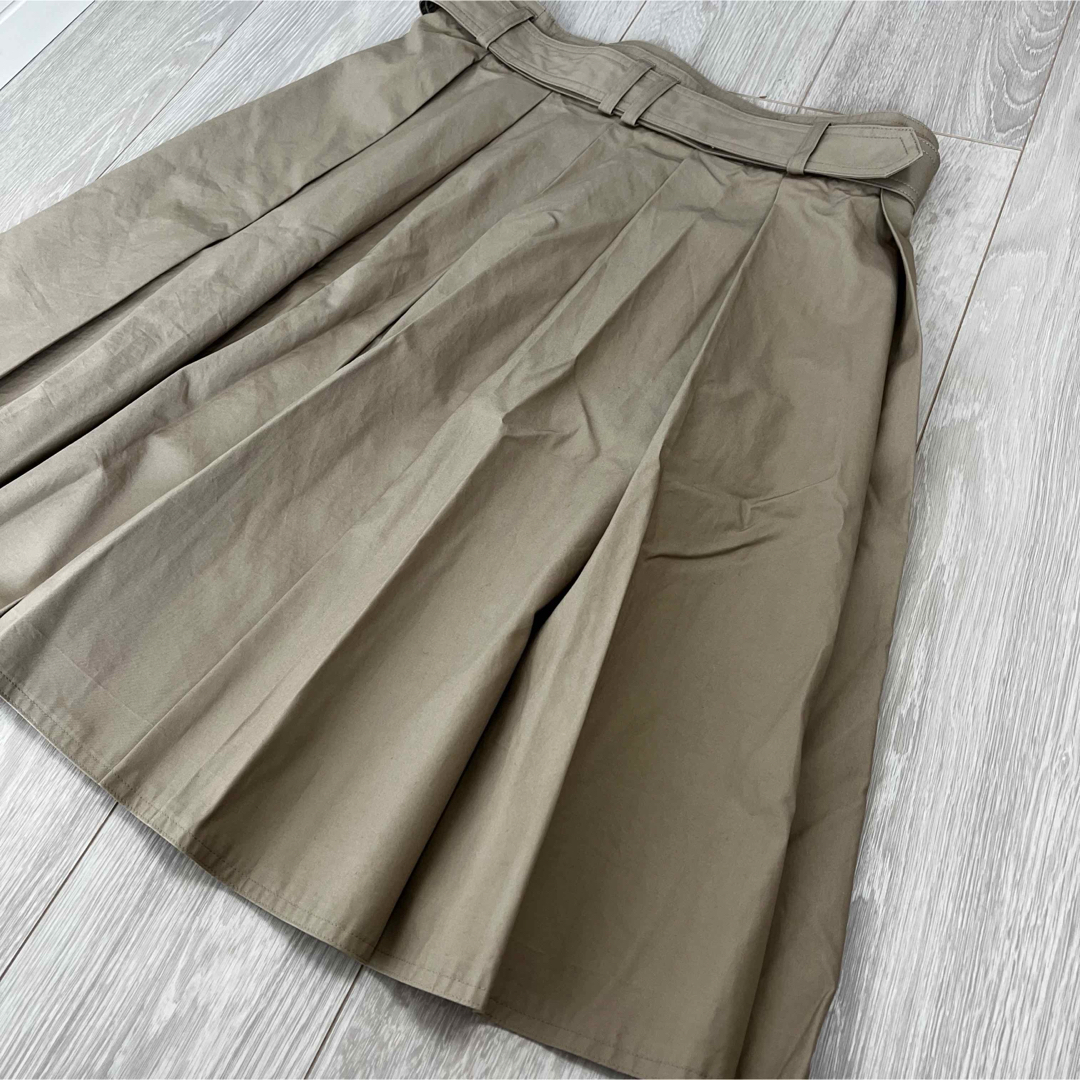 MOGA(モガ)の訳あり　MOGA モガ　日本製　プリーツスカート レディースのスカート(ひざ丈スカート)の商品写真