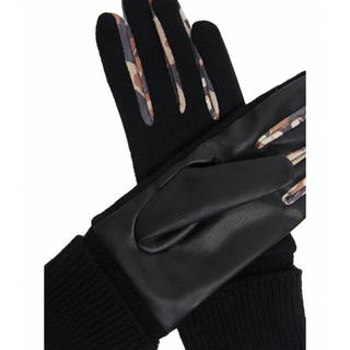 デシグアル(DESIGUAL)の新品✨タグ付き♪お洒落💖デシグアル　手袋　大特価‼️(手袋)