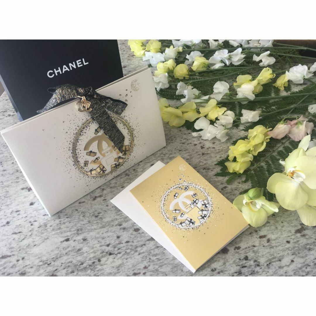 CHANEL(シャネル)の★CHANEL★コスメパッケージショッパー箱ホワイ★ギフトラッピング・リング付き レディースのファッション小物(その他)の商品写真