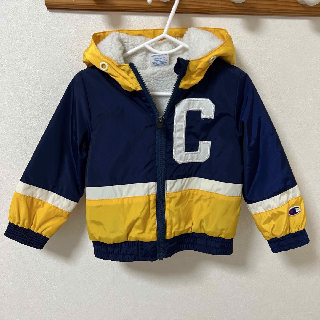 Champion(チャンピオン)のチャンピオン　アウター　90センチ キッズ/ベビー/マタニティのキッズ服女の子用(90cm~)(ジャケット/上着)の商品写真