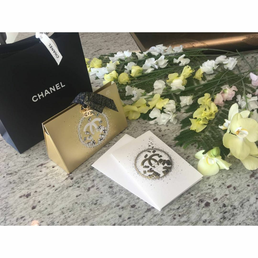 CHANEL(シャネル)の★CHANEL★コスメパッケージショッパー箱ゴールド★ギフトラッピング・リング付 レディースのファッション小物(その他)の商品写真