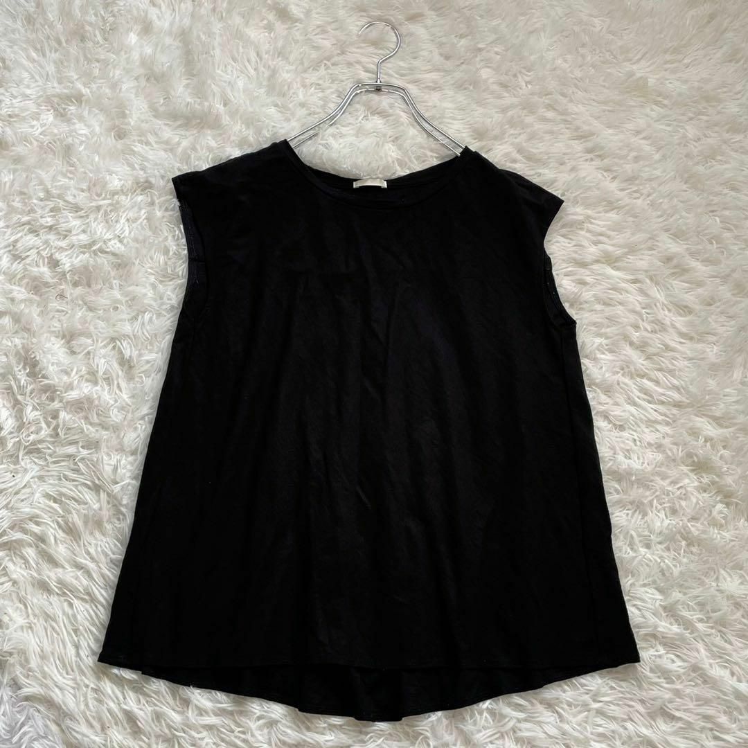 GU(ジーユー)のGU ジーユー (S) レーヨン ノースリーブ シャツ ブラック 無地 シンプル レディースのトップス(Tシャツ(半袖/袖なし))の商品写真