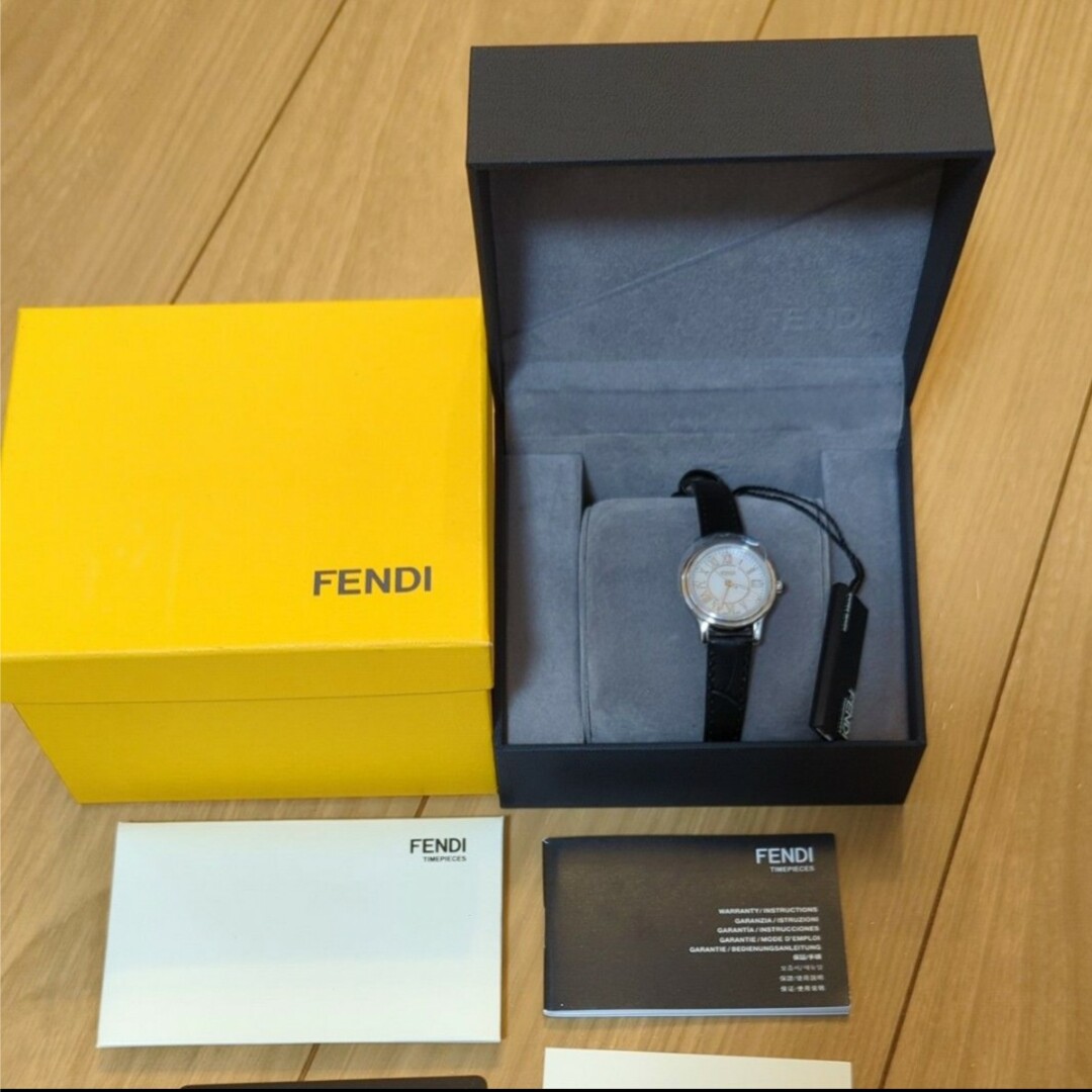 FENDI(フェンディ)の値下げ中【新品】 FENDI 時計　電池交換2024.0　正規　ブラック　シェル レディースのファッション小物(腕時計)の商品写真