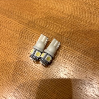 トヨタ(トヨタ)のトヨタ　ランドクルーザー　プラド LED ナンバー灯　5連3チップ✖︎2(車内アクセサリ)