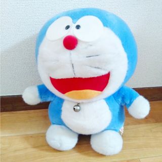 ドラえもん　ぬいぐるみ　お人形　人形　大　ビッグ(キャラクターグッズ)