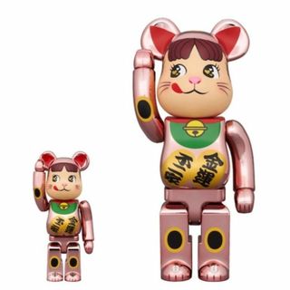 BE@RBRICK 招き猫ペコちゃん金運ダブル小判桃金メッキ100%&400%(キャラクターグッズ)